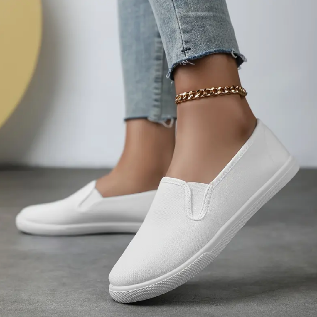 Lior: Zapatillas de punta redonda para mujer