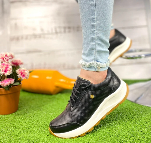 Ángela: Zapatillas de cuero de mujer